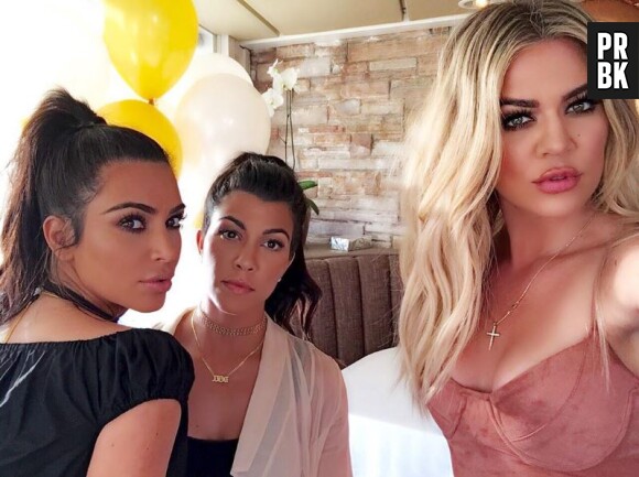 Après Kourtney Kardashian, c'est au tour de Khloe Kardashian de parler de l'agression de leur soeur Kim Kardashian.
