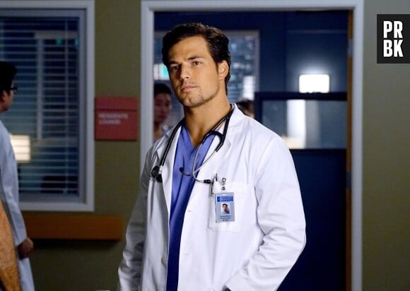 Grey's Anatomy saison 13, épisode 9 : DeLuca (Giacomo Gianniotti) sur une photo