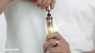 Manny Gutierrez devient le premier homme égérie de Maybelline pour le mascara Colossal Big Shot !