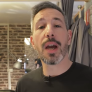 Un youtubeur se fait tatouer le visage de Cyril Hanouna sur la fesse... par erreur !