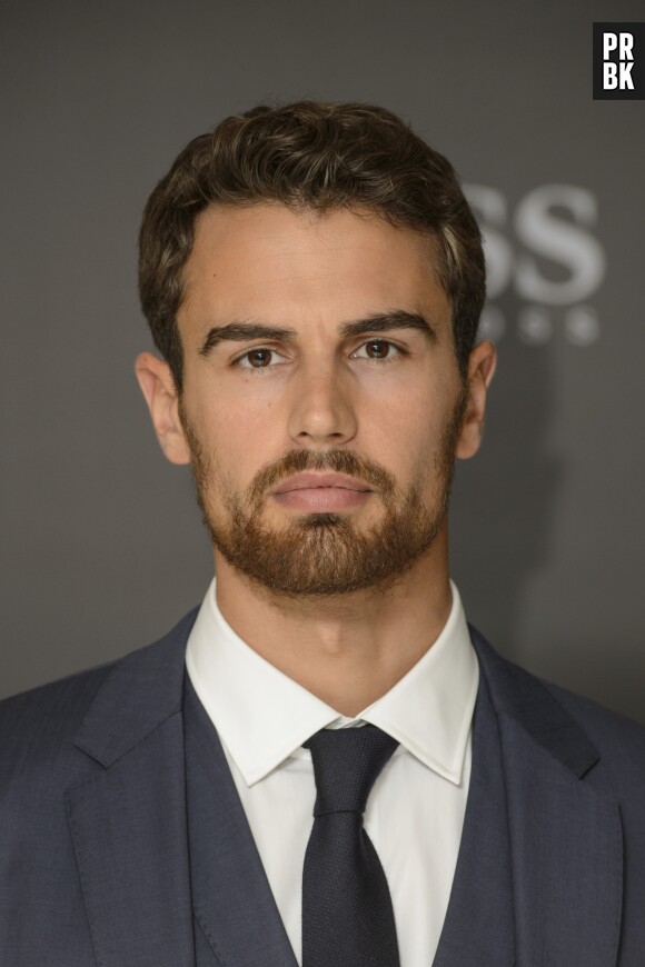 Theo James n'est pas son vrai nom