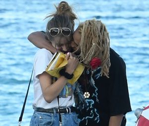 Jaden Smith et Odessa Adlon : le couple photographié par des paparazzi en Floride