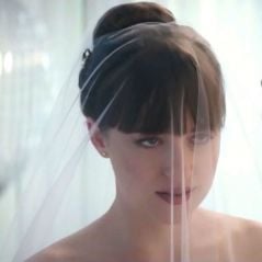 Fifty Shades Freed : Jamie Dornan torse nu, mariage... les premières photos du film