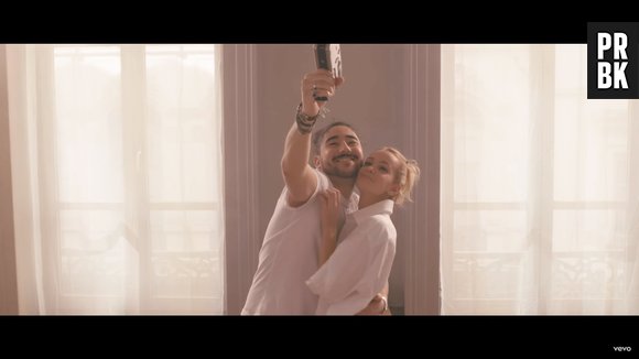 Clip de "Smile" : Boostee en pleine crise de couple