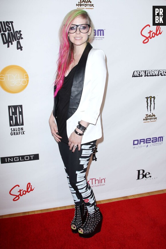 Avril Lavigne morte et remplacée par un sosie ? La théorie du complot totalement folle