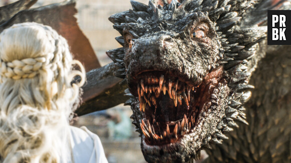 Daenerys et un de ses dragons dans Game Of Thrones.
