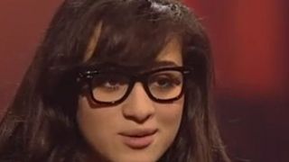 Camelia Jordana dans le clip d'André Manoukian