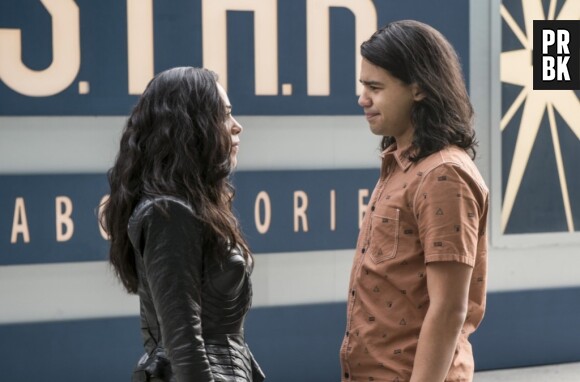 The Flash saison 4 : Cisco et Gypsy enfin en couple ?