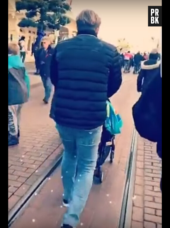 Ayem Nour et Vincent Miclet se retrouvent à Disneyland Paris avec leur fils Ayvin et Jessica, la fille de l'homme d'affaires.
