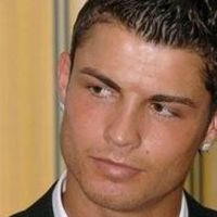 Christiano Ronaldo ... Il fait de la pub pour sa page facebook