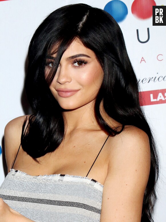 Kylie Jenner dévoile le prénom de sa fille et une première photo de la baby girl !