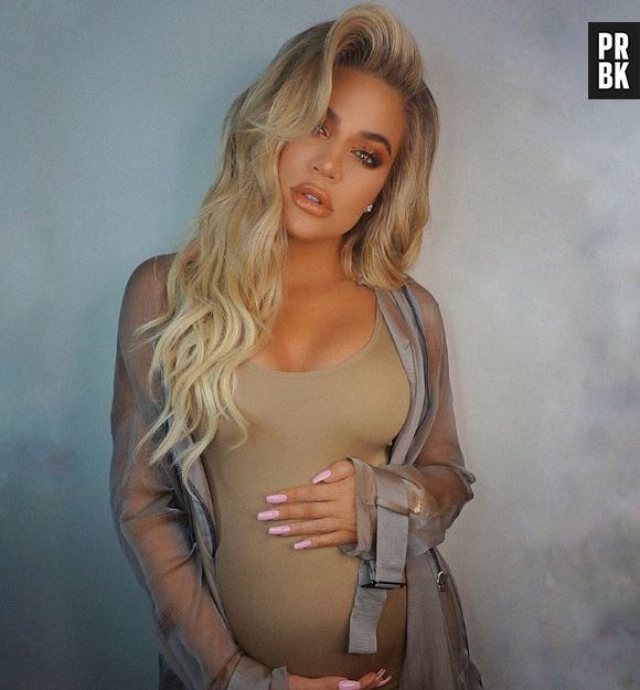 Khloe Kardashian en pleine polémique : enceinte de huit mois, elle part en avion au Japon !