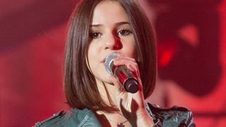 Marina Kaye : souffrante et en larmes, elle quitte ses fans en plein concert et annule une date