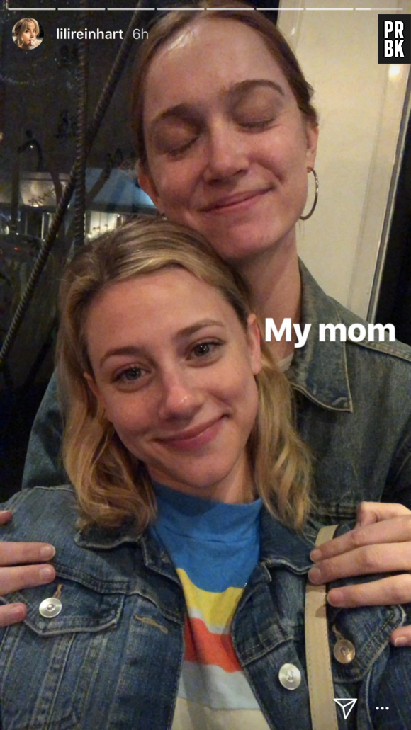 Lili Reinhart (Riverdale) pose avec sa maman au Mexique