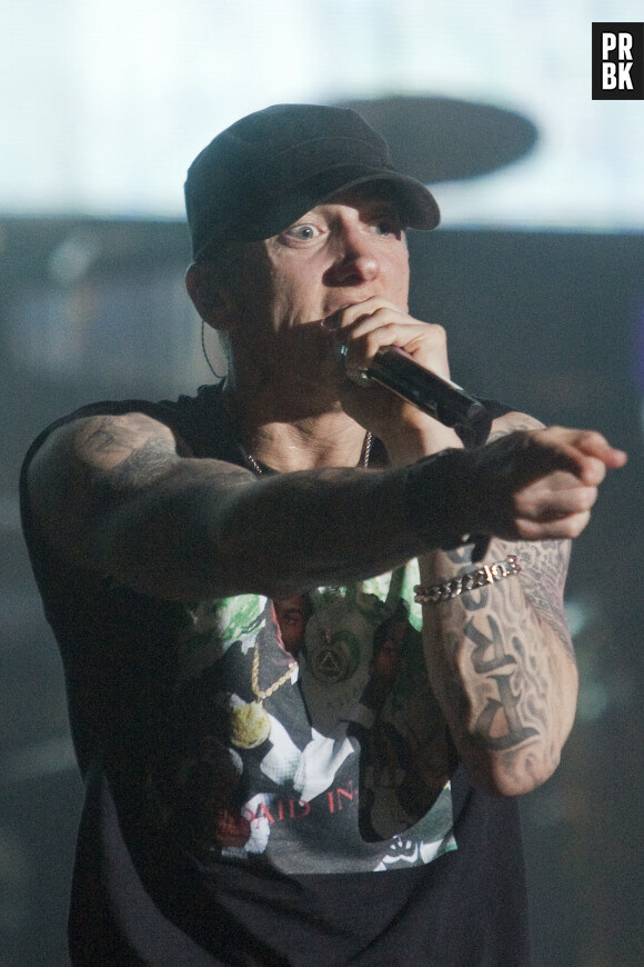 Eminem crée la panique en plein concert avec un bruit d'arme à feu : ses fans en colère
