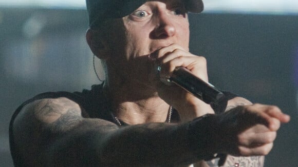 Eminem crée la panique en plein concert avec un bruit d'arme à feu : ses fans en colère