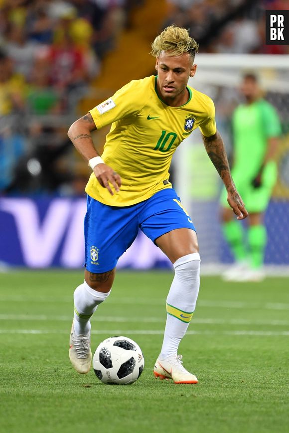 Neymar : sa nouvelle coupe de cheveux improbable moquée sur Internet