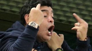 Diego Maradona : doigts d'honneur, malaise... Son craquage pendant Nigeria-Argentine est déjà culte