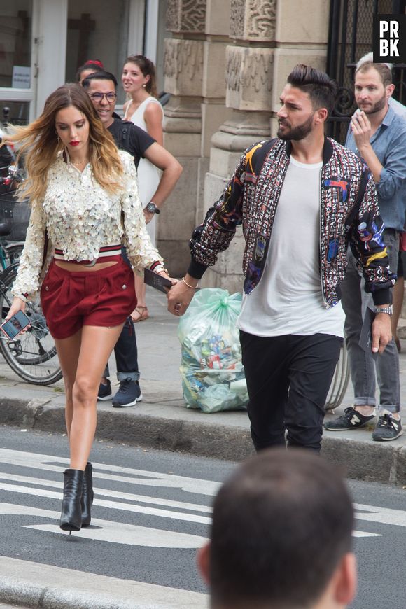 Nabilla Benattia et Thomas Vergara canons à la fashion week parisienne : les amoureux au front row du défilé Jean-Paul Gaultier automne-hiver 2018/2019.