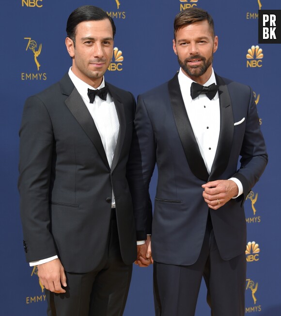 Ricky Martin et son mari Jwan Yosef sur le tapis rouge des Emmy Awards 2018 le 17 septembre à Los Angeles