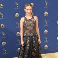 Emilia Clarke sur le tapis rouge des Emmy Awards 2018 le 17 septembre à Los Angeles