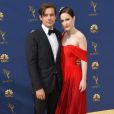 Jason Ralph et Rachel Broshanan sur le tapis rouge des Emmy Awards 2018 le 17 septembre à Los Angeles