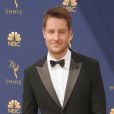 Justin Hartley sur le tapis rouge des Emmy Awards 2018 le 17 septembre à Los Angeles