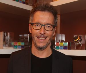 Jean-Luc Lemoine arrête son émission sur C8, la chaîne réagit