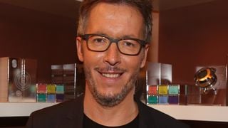 Jean-Luc Lemoine prêt à quitter C8 ? Il fait une annonce inquiètante, la chaîne réagit