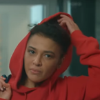 Nâdiya : 15 ans après les tubes "Parle-moi" et "Et c'est parti", la chanteuse revient