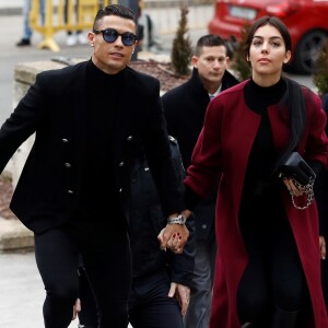 Le verdict du procès de Cristiano Ronaldo pour fraude fiscale est tombé : il doit payer une amende mais ne fera pas de prison ferme.