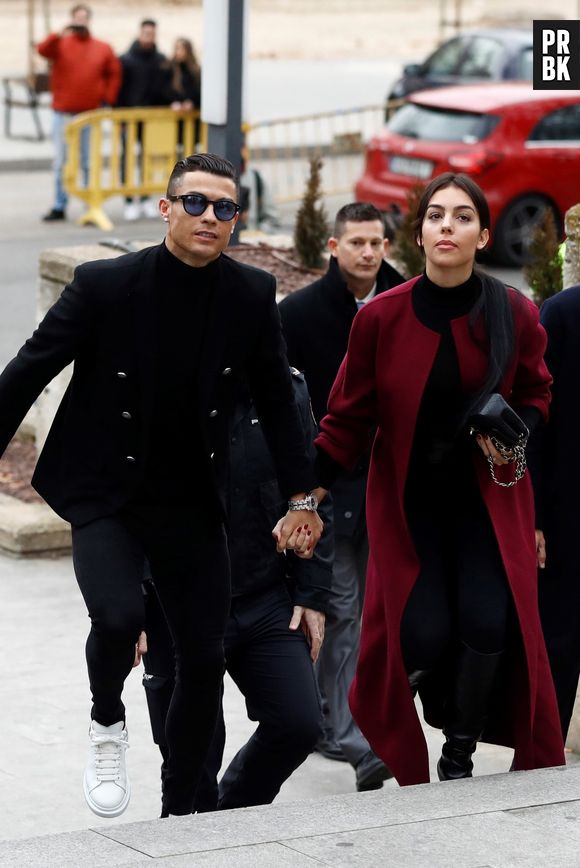 Le verdict du procès de Cristiano Ronaldo pour fraude fiscale est tombé : il doit payer une amende mais ne fera pas de prison ferme.