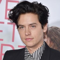 Cole Sprouse (Riverdale) réconcilié avec la célébrité : "Je suis beaucoup plus zen"
