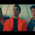 Jonas Brothers en mode "Cool" : les meilleurs moments du clip en gifs