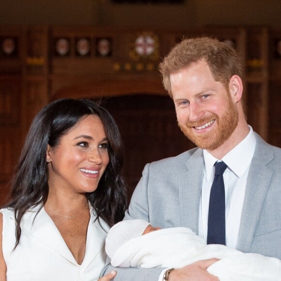 Meghan Makle et le Prince Harry présentent leur fils, Archie Harrison Mountbatten-Windsor