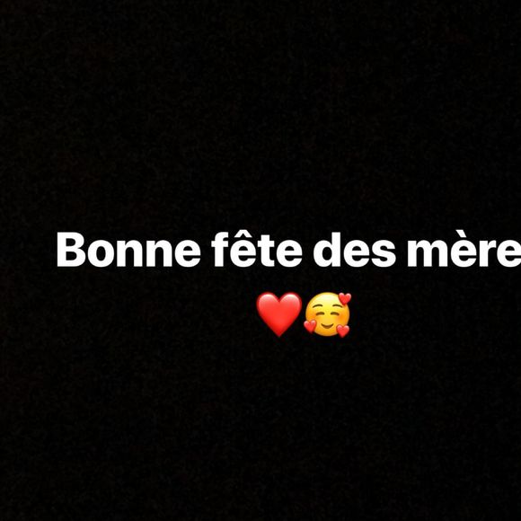 Aya Nakamura souhaite une bonne fête des mères à sa maman