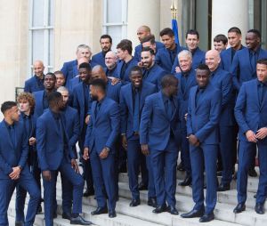 Les Bleus réunis pour recevoir la Légion d'honneur le 4 juin 2019