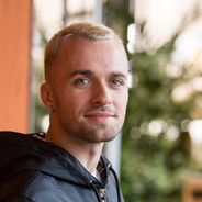 Squeezie répond aux critiques sur les prix de ses vêtements : &quot;ce sont des produits très quali&quot;