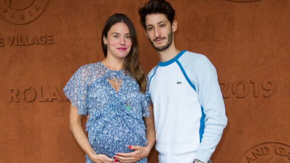 Pierre Niney papa : sa chérie Natasha Andrews a accouché de leur bébé, elle dévoile une photo