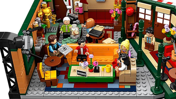 Friends : LEGO lance un coffret spécial pour les 25 ans de la série