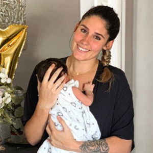 Jesta (Koh Lanta) en train d'allaiter son fils Juliann sur Instagram : elle répond aux critiques