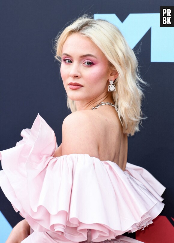 Zara Larsson sur le red carpet des MTV VMA's 2019