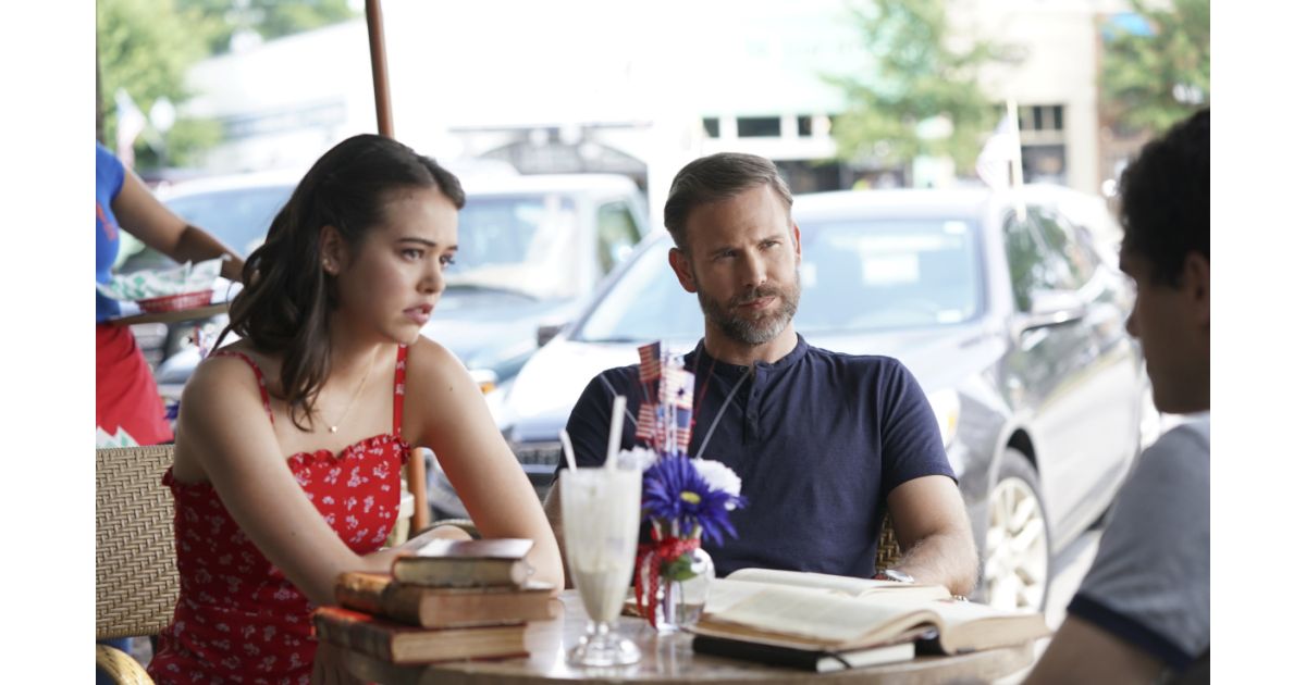 Legacies saison 2, épisode 1 : Josie (Kaylee Bryant) et Alaric (Matt