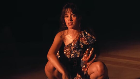 Camila Cabello tease son nouvel album avec le clip caliente de "Shameless"