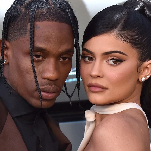 Kylie Jenner séparée de Travis Scott ? Elle répond avec une photo de famille