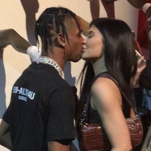 Kylie Jenner séparée de Travis Scott ? Elle répond avec une photo de famille
