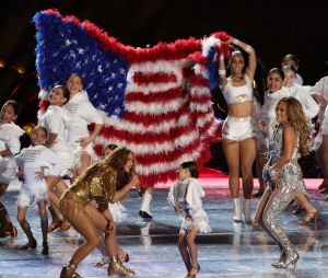 Super Bowl 2020 : Jennifer Lopez et Shakira enflamment le half time