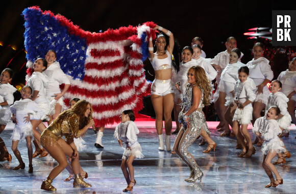 Super Bowl 2020 : Jennifer Lopez et Shakira enflamment le half time