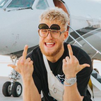 Jake Paul en couple ? Il aurait oublié Tana Mongeau dans les bras de Julia Rose