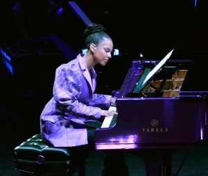 Alicia Keys à la cérémonie hommage à Kobe Bryant et sa fille Gianna le 24 février 2020 au Staples Center de Los Angeles